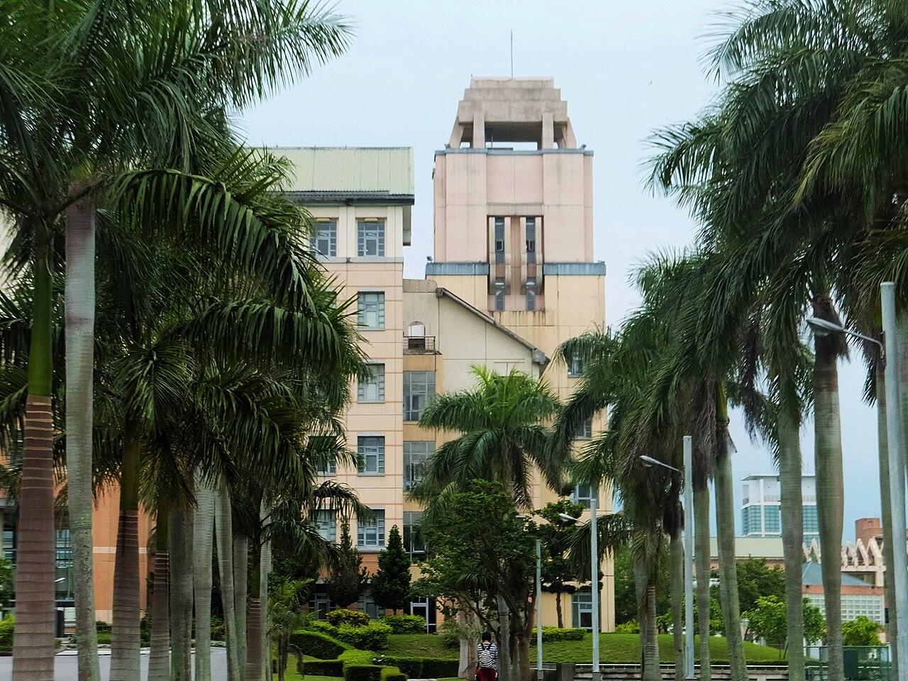 Donghua University