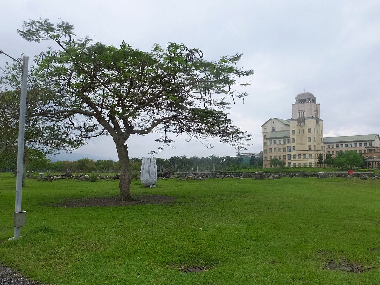 Donghua University