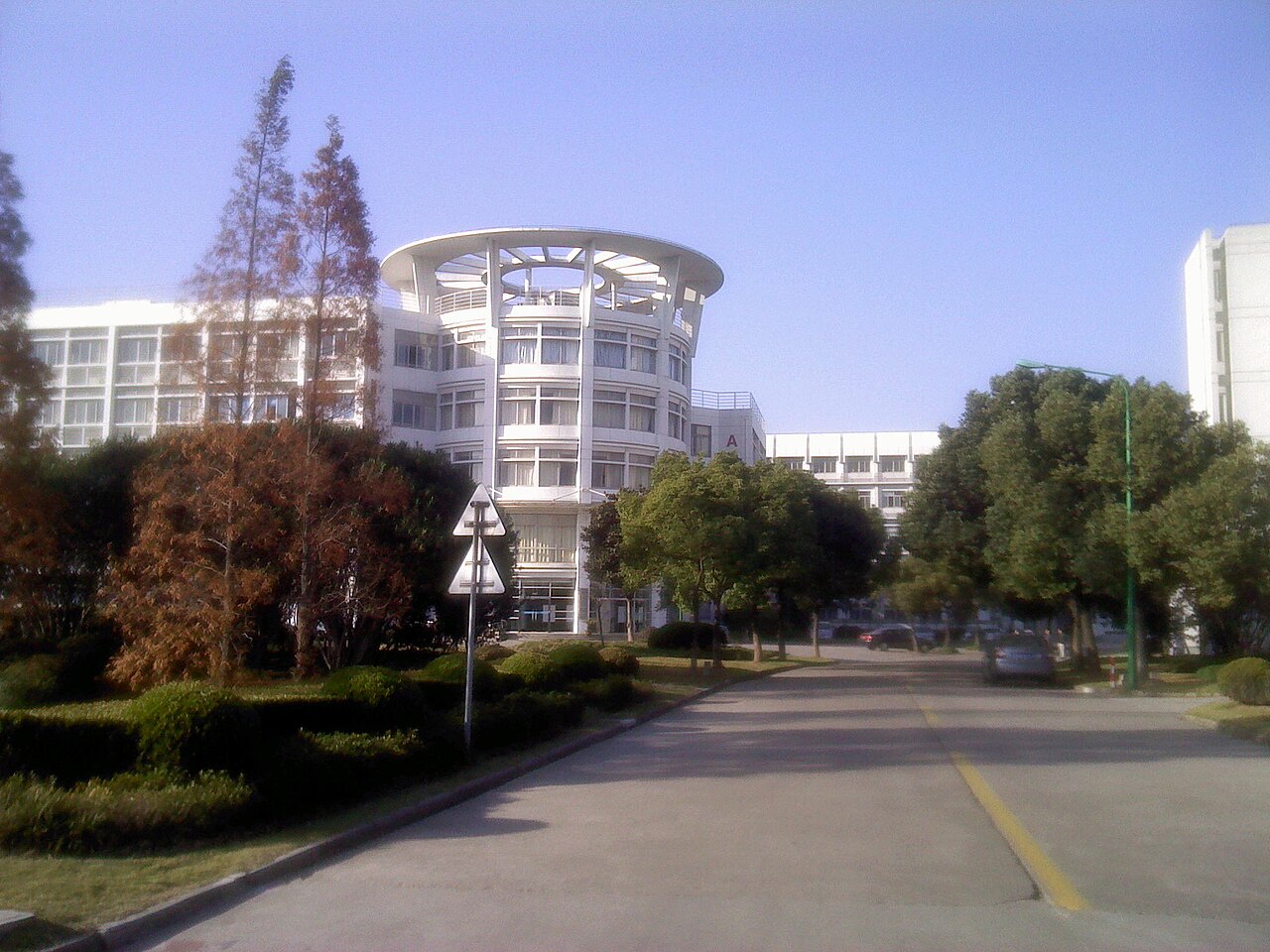 上海工程技术大学