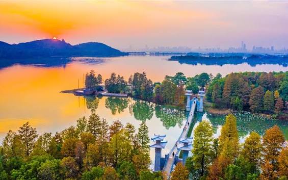 East Lake (Donghu)