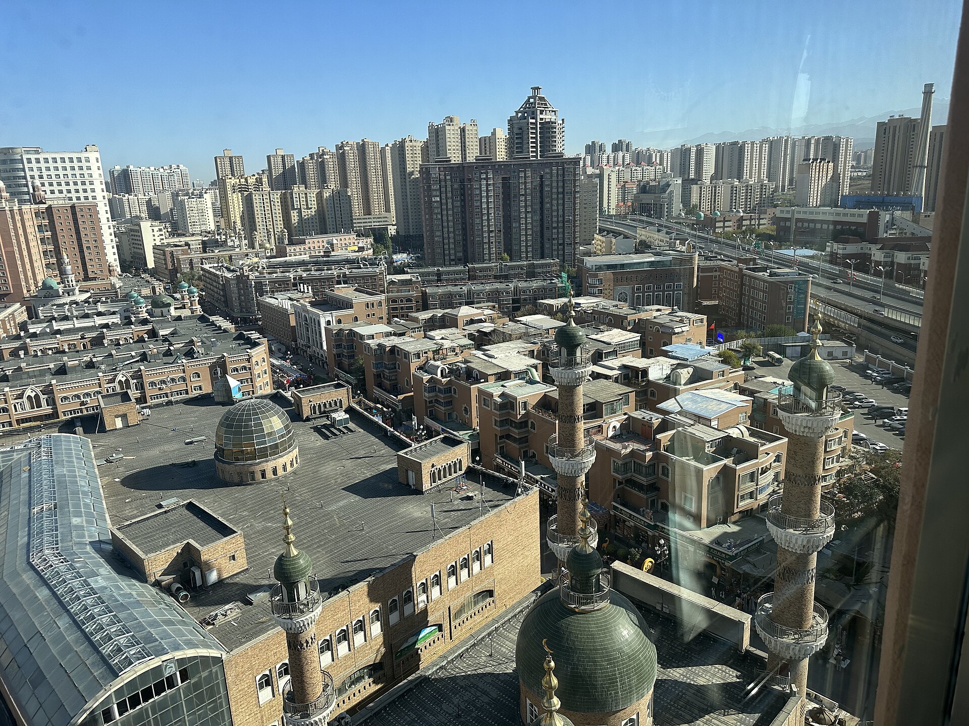 بازار شينجيانغ الدولي الكبير