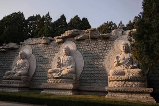 Thousand Buddha Mountain