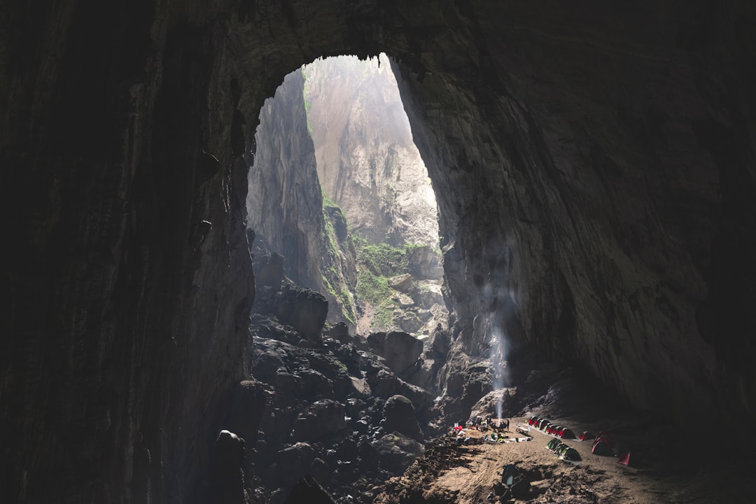 Hongya Cave (Hongyadong)