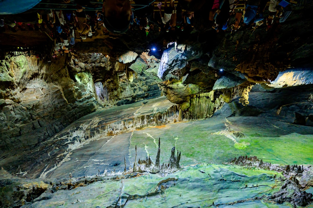 Hongya Cave (Hongyadong)